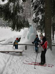 Wettinbrunnen mit Kinder