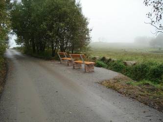 fertiggestllter Steinweg mit Bänken (Höhe Hochbehälter Breitenbrunn) 2010